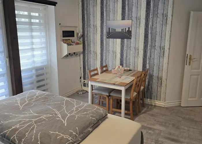 Ahauser Ferien- Und Business-appartement 29qm شقة *